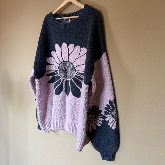 Free People Cotton Crewneck Floral Pullover Sweater Blue Lilac New Size Medium - Picture 3 of 6